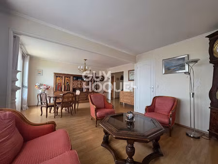 limite vincennes ! 86 m² avec vue tour eiffel  balcon  terrasse  parking