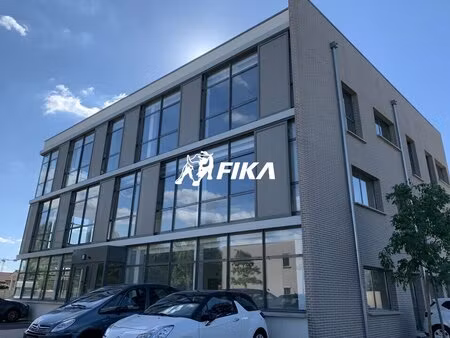 location bureaux 146 m² à 295 m²