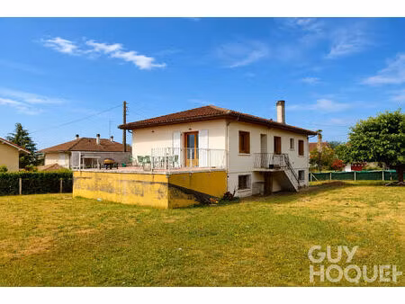 grande maison familiale de 144 m² au centre-ville d'hagetmau