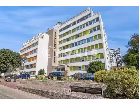 location bureaux 118m²