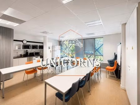 location bureaux 450 m² à 906 m²