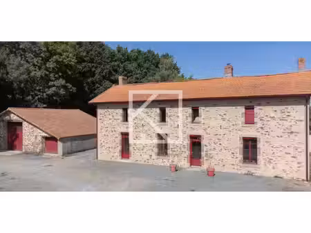 maison avec jardin et terrasse mesnard-la-barotière (85)