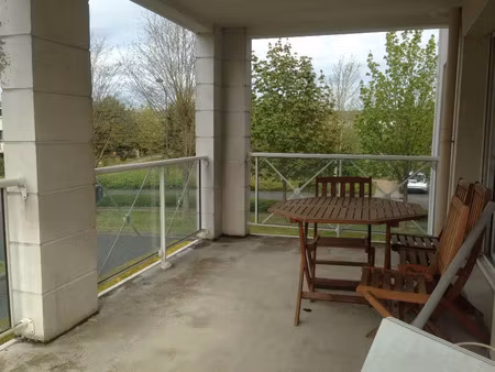 location appartement 2 pièces 43 m² à saint-cyr-sur-loire (37540)
