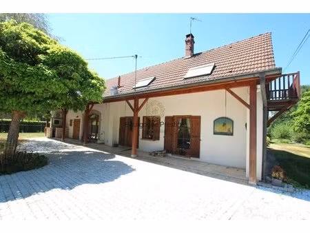 belle longere des annees 1950 de 174 m² avec dependances  terrain de 3794 m² et mare
