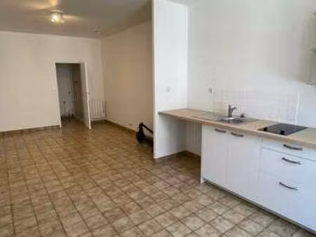 location appartement t1 à angers saint-léonard madeleine (49000) : à louer t1 / 30m² anger