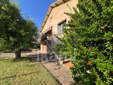 charmante maison de 5 pièces avec sous-sol complet