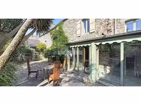 maison avec jardin et terrasse saint-suliac (35)