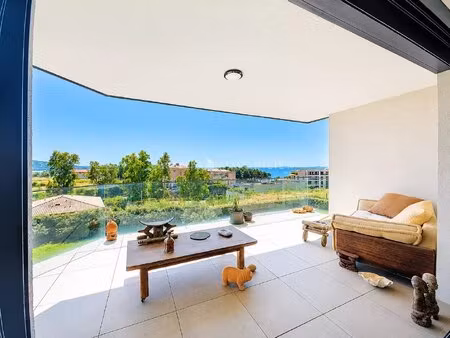 a vendre - 400 metres de la plage- spacieux t3 vue mer