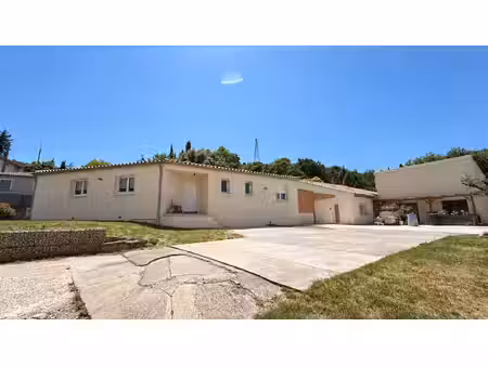 propriété 3 habitations de 282 m2 sur 1 57 ha dpe a drôme provençale