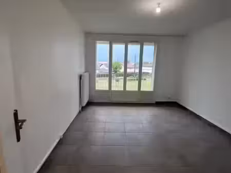 location appartement 4 pièces 70 m² à la verpillière (38290)