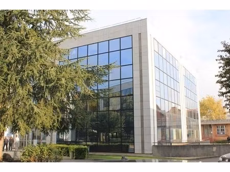 location bureaux 143 m² à 324 m²