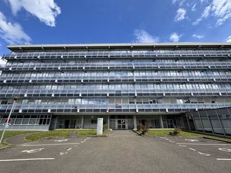 location bureaux 70 m² à 5 669 m²