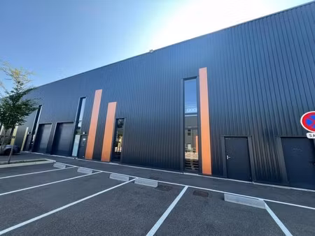 location local d’activités villefontaine 38090 449m² à 886m²
