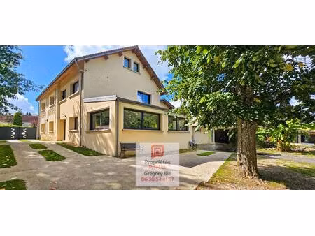 maison 9 pièce(s) 270 m2