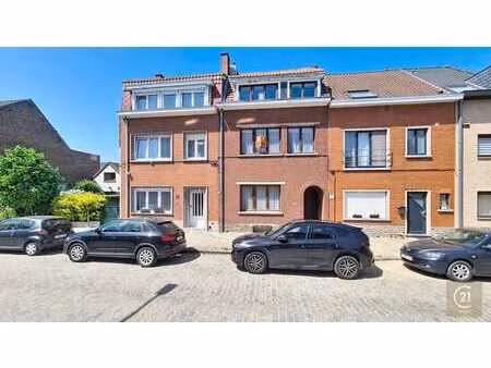 grande maison de 180 m² avec beau jardin * 5 chambres