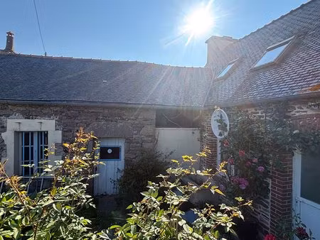 maison bretonne en pierre à rénover avec vue mer
