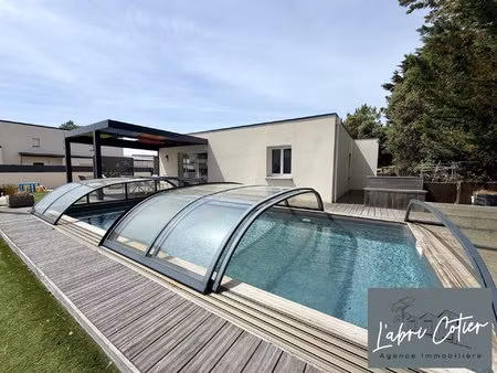 'lagon' maison récente avec piscine