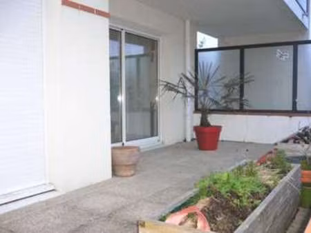 location appartement t1 meublé à la roche-sur-yon (85000) : à louer t1 meublé / 42m² la ro