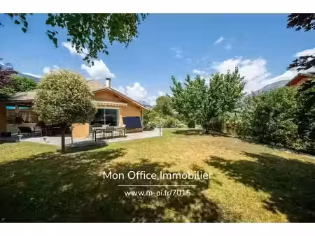 vente maison 4 pièces 96 m² à embrun (05200)  480 000 €