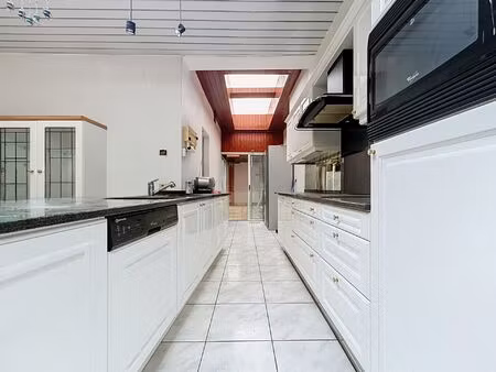 maison à vendre avec terrasse et 3 chambres   herseaux (vbe47691)