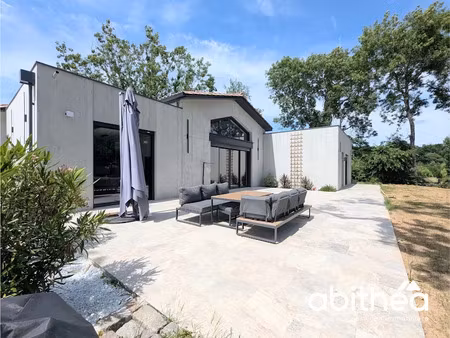 vente maison 7 pièces 195 m² à savignac-de-l'isle (33910)  493 500 €