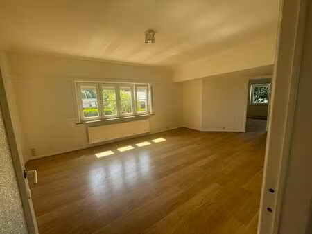 appartement 2 chambres rénové avec garage et parking