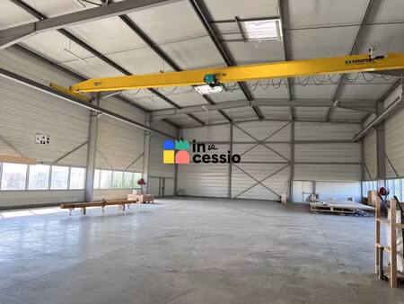 location local commercial