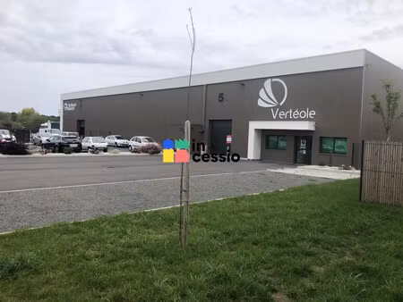 location local commercial