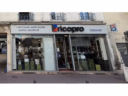 location boutique 4 pièces