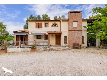 maison de luxe à vendre à ayguesvives