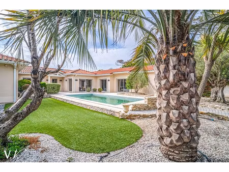 maison de luxe à vendre dans le quartier la plage-bourg