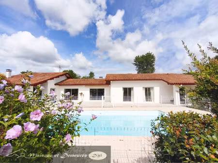 maison de luxe à vendre à urcuit