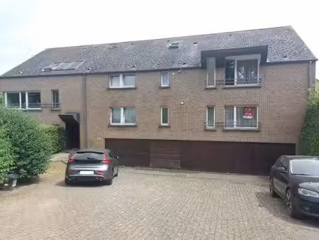 bel appartement 2 chambres avec jardin privatif et garage