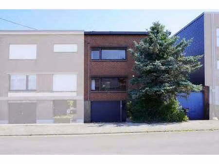 maison 3 chambres - terrasse - jardin - garages