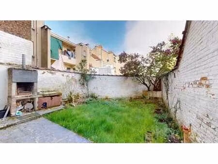 huart hamoir / jardin - cave - charme - a renover