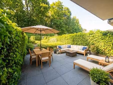 vivier d'oie / superbe rez-de-jardin avec parking