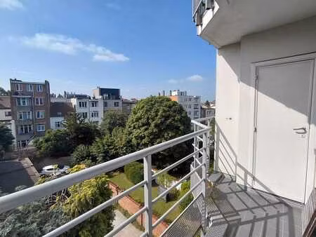uccle molière-appartement deux chambres  terrasse et garage