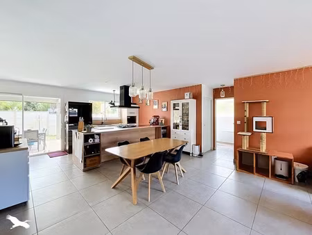 vente maison 5 pièces 122 m² à martignas-sur-jalle (33127)  545 000 €