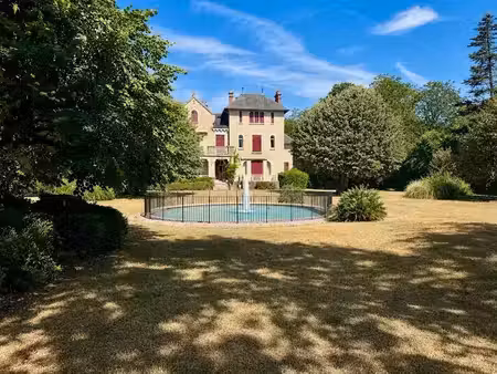 vente propriété 0 pièces 756 m² à hautefort (24390)  790 000 €