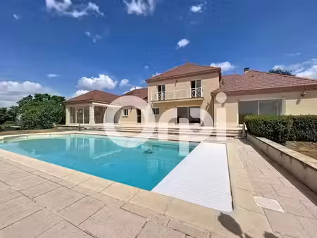 vente villa 6 pièces 261 m² à saint-robert (19310)  559 000 €