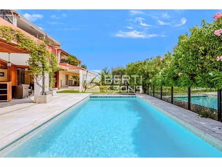 appartement de luxe à vendre dans le quartier le roc fleuri-capitou (jeanne d'arc)