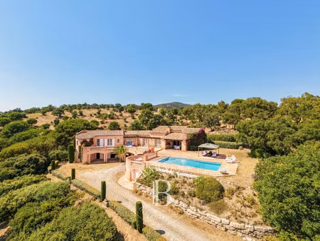 villa de luxe à vendre dans le quartier nartelle-noyer-bellevue-bd des sardinaux