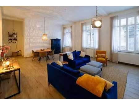 ruim appartement aan de grote markt van antwerpen