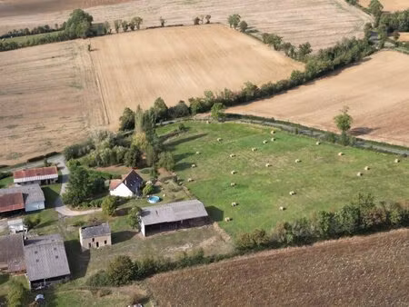 vendu - ancienne petite ferme à la campagne sur 2.18 hectares