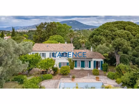 vente villa 6 pièces 231 m² à la garde (83130)  1 995 000 €