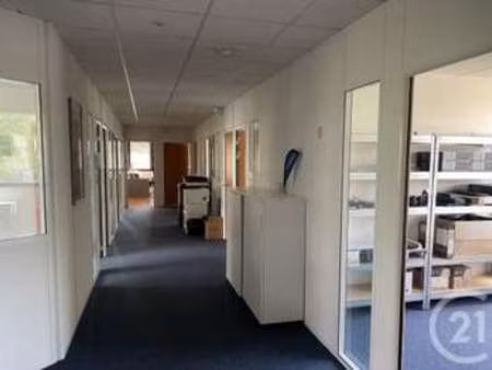location bureaux et commerces à bruz (35170) : à louer / 200m² bruz