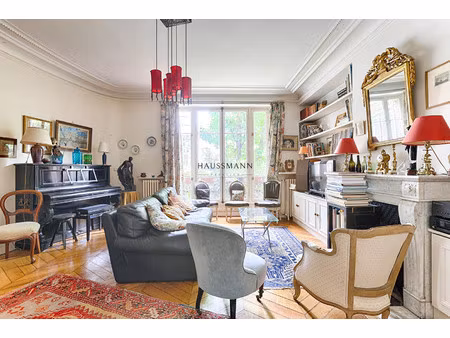 appartement de luxe à vendre dans le quartier trudaine-maubeuge