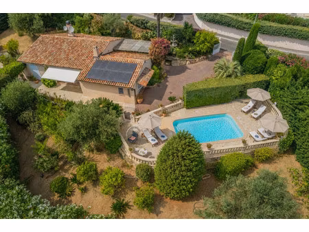 villa de luxe à vendre dans le quartier nartelle-noyer-bellevue-bd des sardinaux
