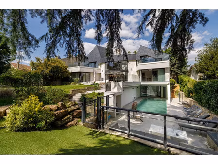 maison de luxe à vendre dans le quartier pasteur