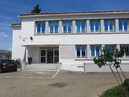 location bureau 86 m² à vénissieux (69200)